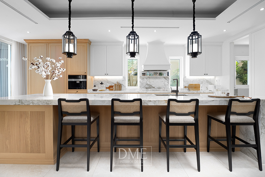 Modern Kitchen of Dubai House, by DME Interiors