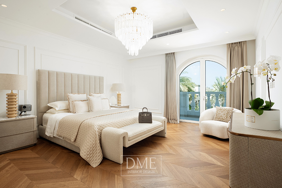 Modern Bedroom of Dubai House, by DME Interiors